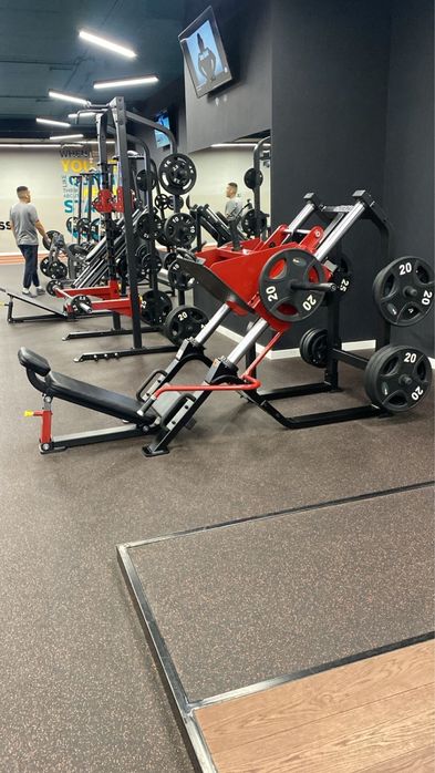 Тренажор жим ногами