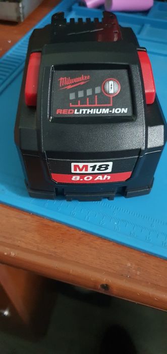 Продам аккумуляторы milwaukee m18 9 ампер и 8 ампер