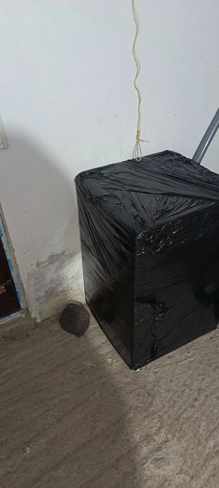 Vând frigider seria AF125M40w