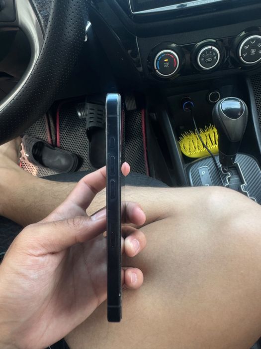 Продаю Iphone 15 pro