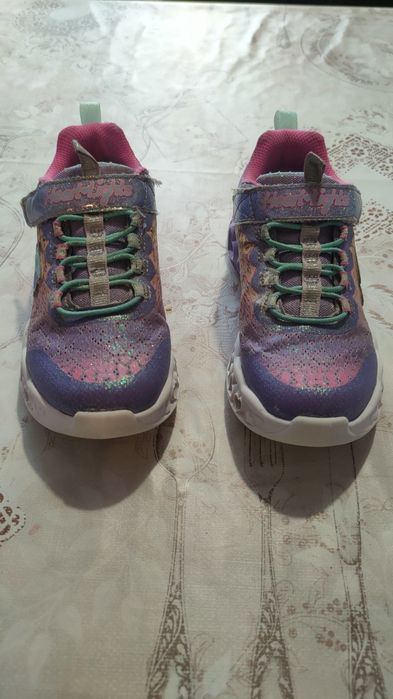 Два чифта детски маратонки Sketchers и Колев и Колев