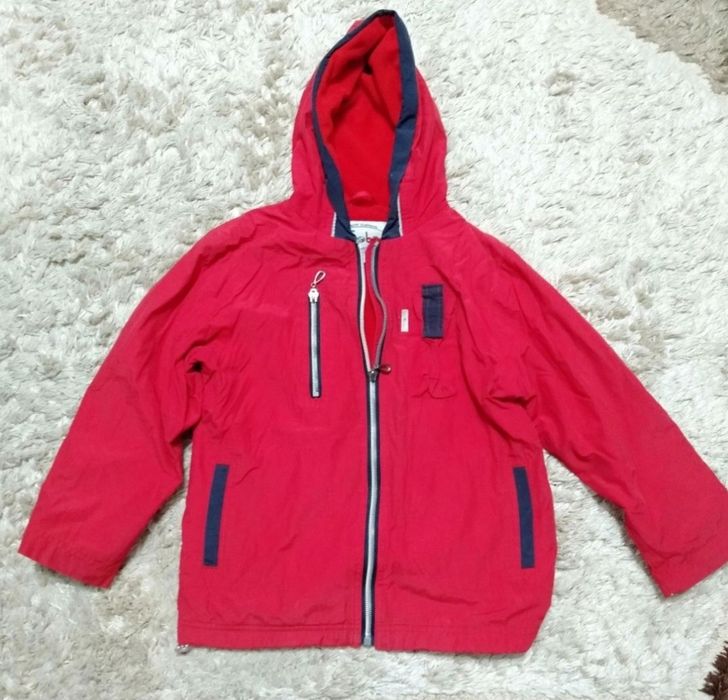 Продам демисезонную куртку