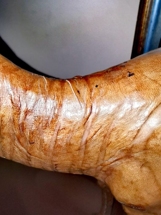 Камила фигура статуетка кожена скулптура голяма реалистична супер !