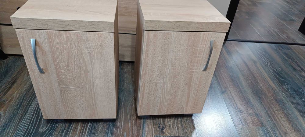 Продавам шкафчета за спалня