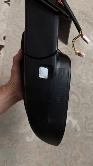 Боковое зеркало на Рав 4