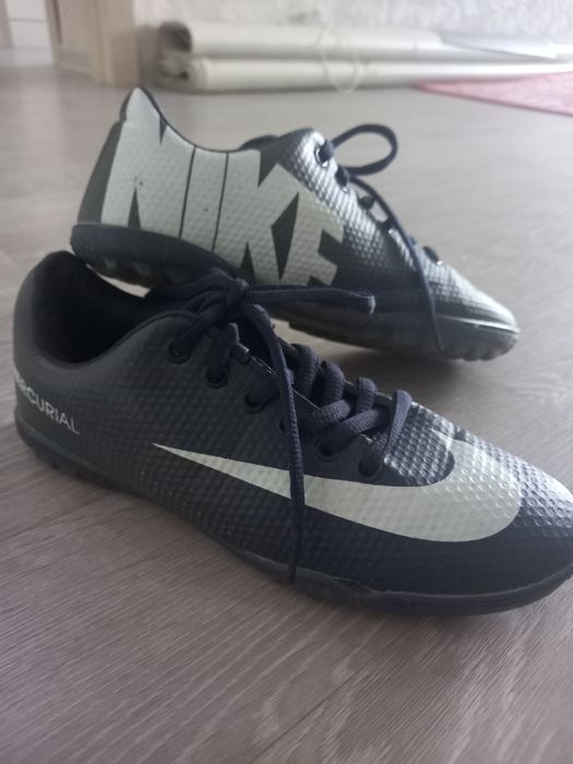 Продам бутцы почти новые