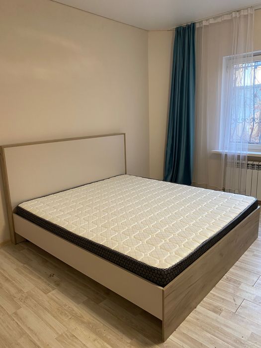 кровать двухспальный