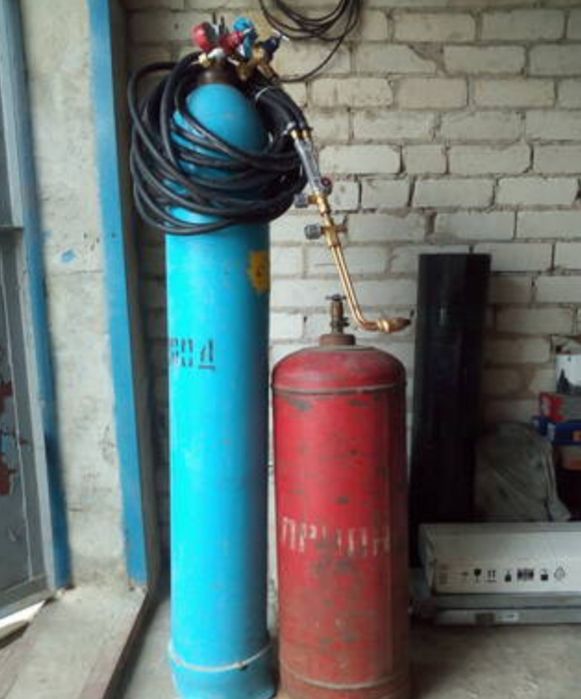 Баллоны углекислота...