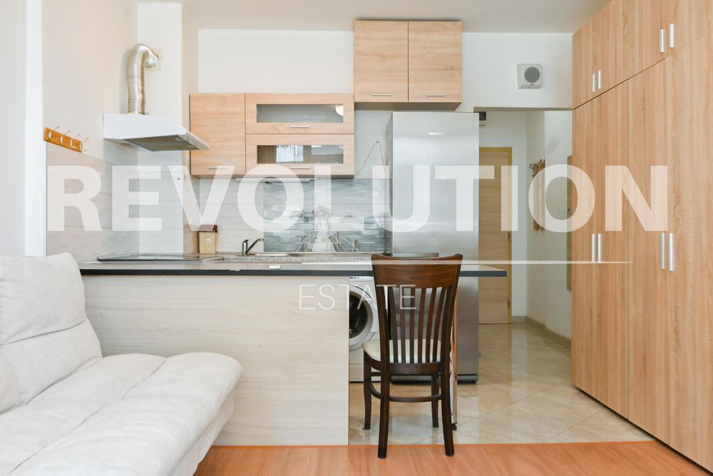 Дава се под наем Едностаен апартамент в София, Студентски град - 42 кв.м за 485 € - Снимка #1