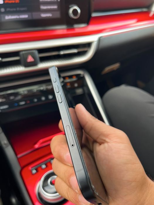 Телефон iphone 16