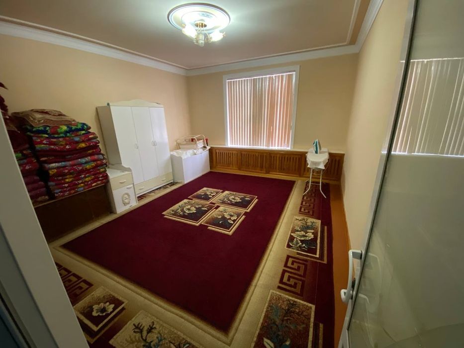 Srochna!! sotiladi ipakchilik 6 sotox 11 xona, fasad 20×30