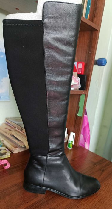 Продаются  женские  фирменные сапоги