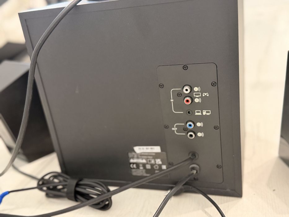 Компютърни тонколони LOGITECH Z533 2.1 60W