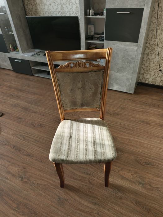 Продам стулья 4 штуки