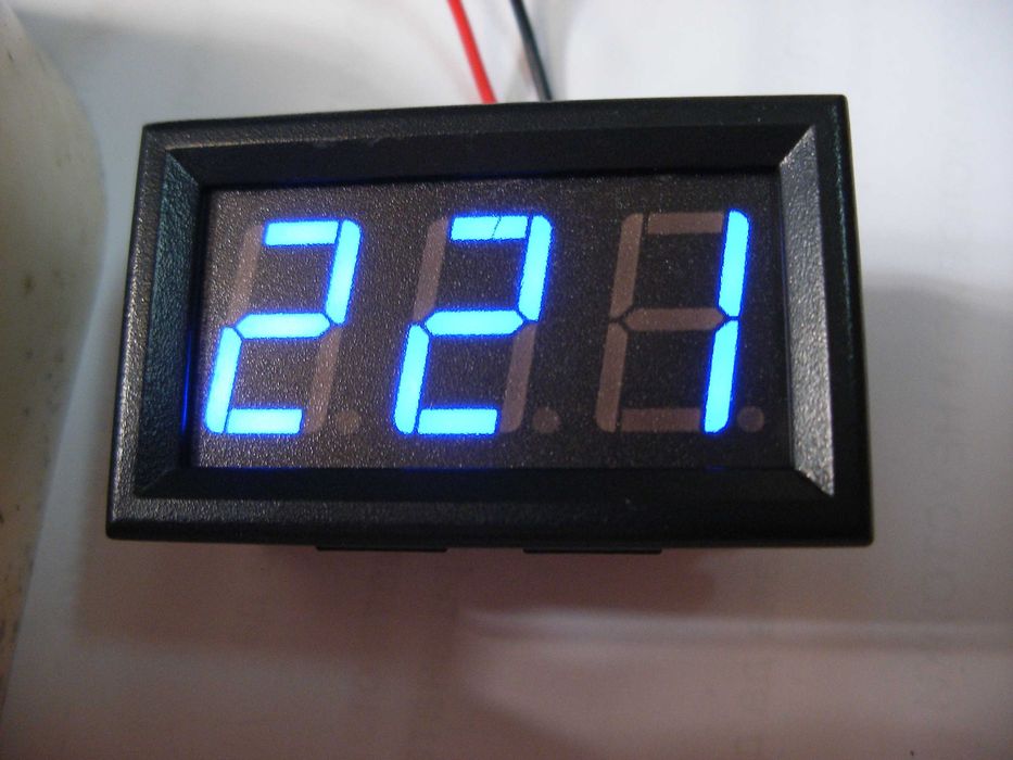 Волтметър променливо напрежение AC 60 - 500v панелен цифров дигитален