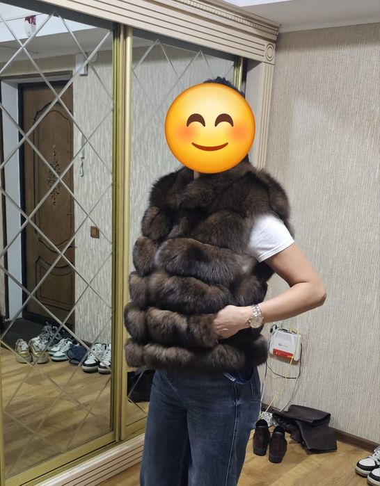 Продам жилетку новую