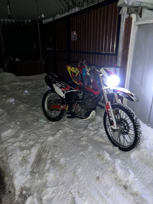 Продам эндуро 06 250кубов