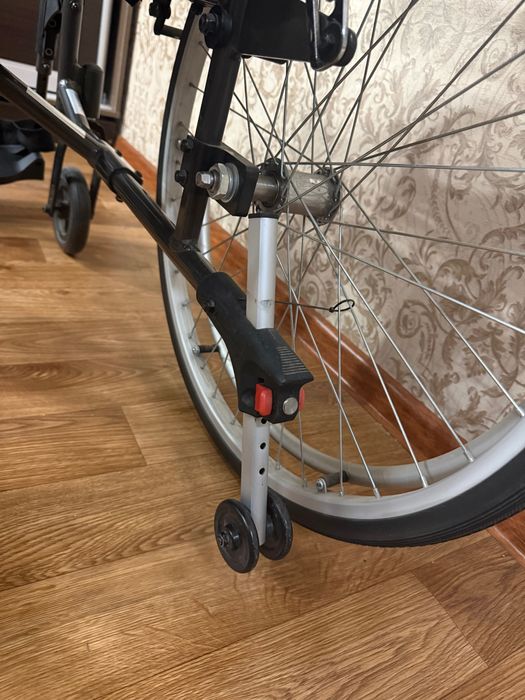 инвалидная коляска