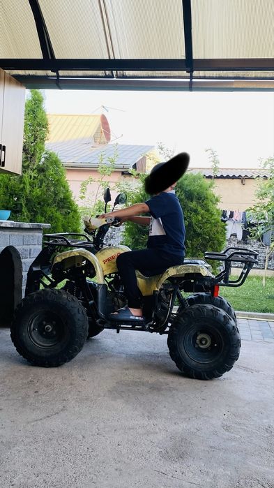 Квадроцикл в хорошем состаяние