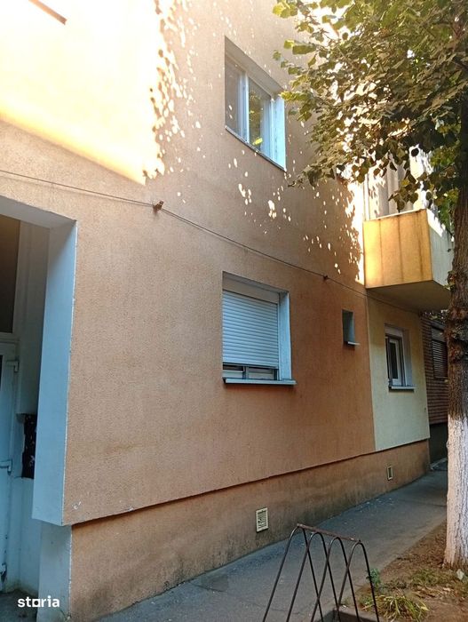 Apartament 2 camere de vanzare in zona Micalaca/Miorita