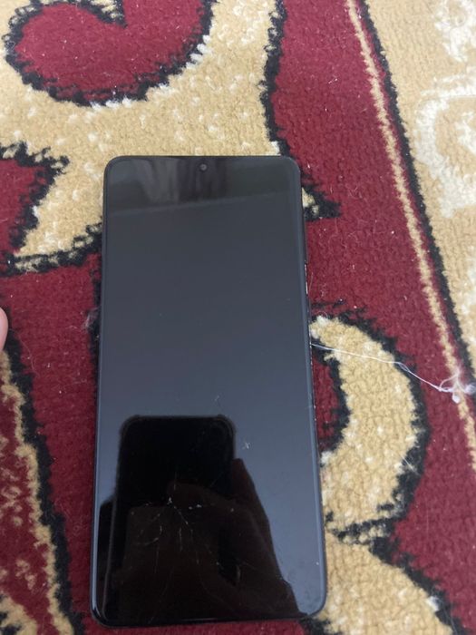 Samsung Galaxy S21+ Буу