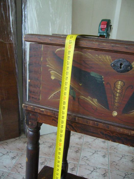 Старинни Нощни Шкафчета