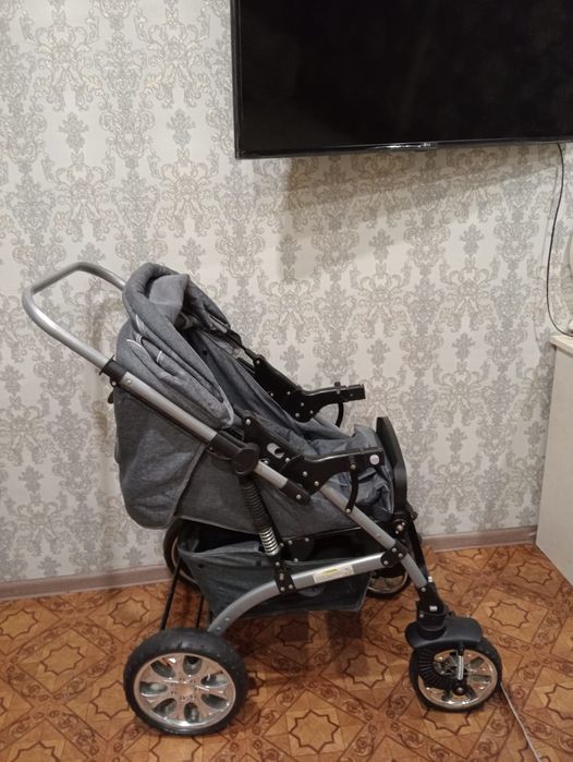 Срочно продам коляску