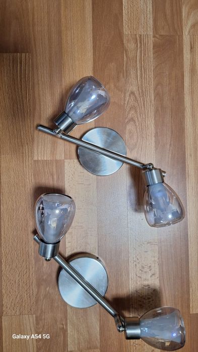 лампи за таван или стена