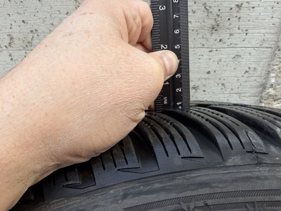 Зимни гуми Hankook 235/45/18