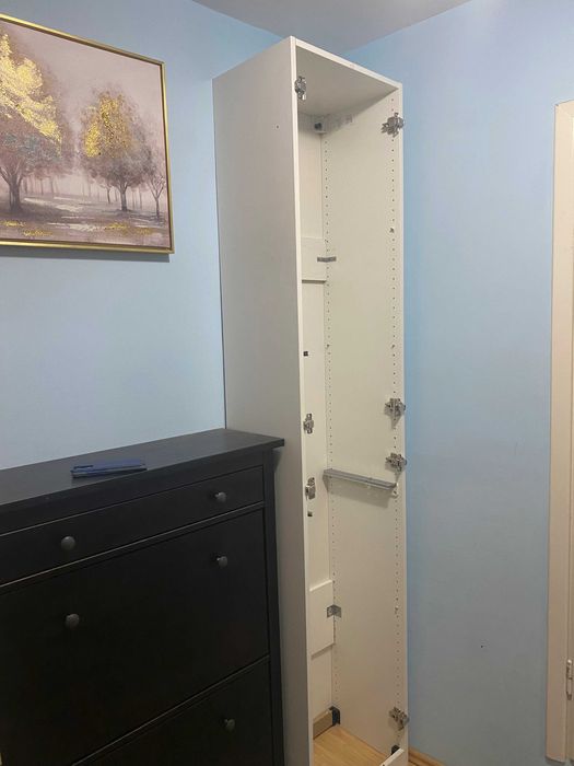 Vad mobilier . Dulap usi cu oglinzi . Alte  doua usi cu oglinda