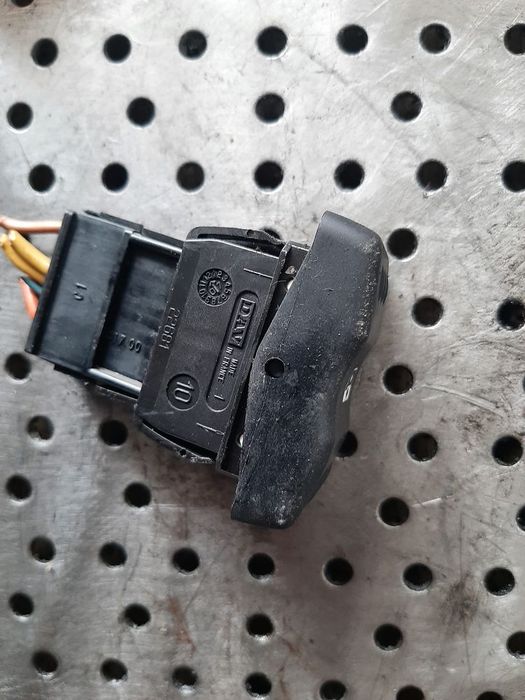 buton deschidere geam dacia logan 1 ls 22681