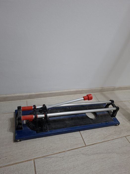 Mașină de tăiat gresie și faianță.