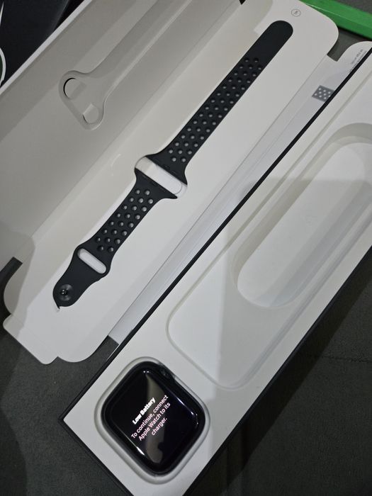 Apple Watch (Midnight) – Nike Sport Band