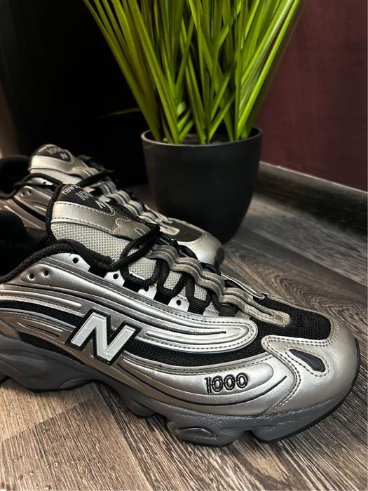New Balance 1000 - Silver/Black