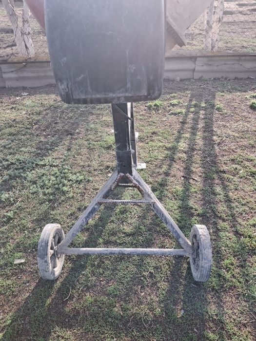 Продам бетономешалку Алтеко 200л