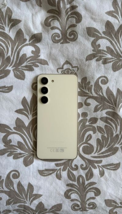 Samsung s23 в хорошем состоянии