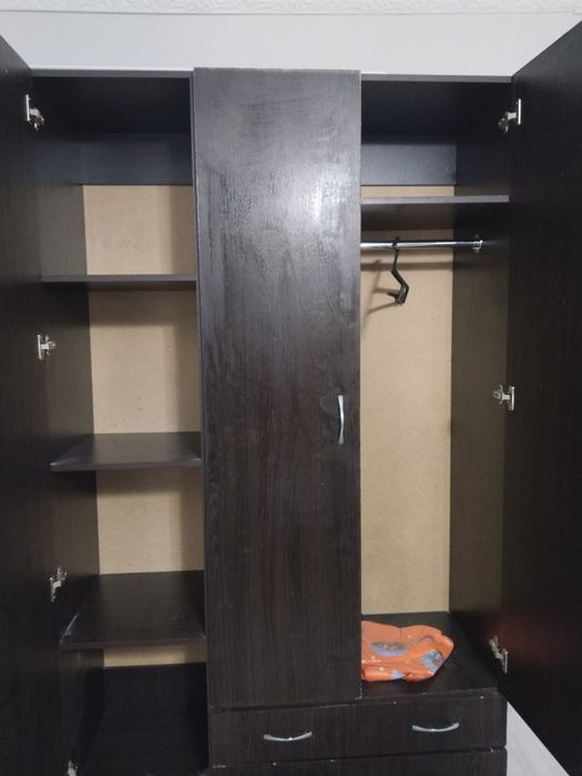 Шкаф  3 есікті бу