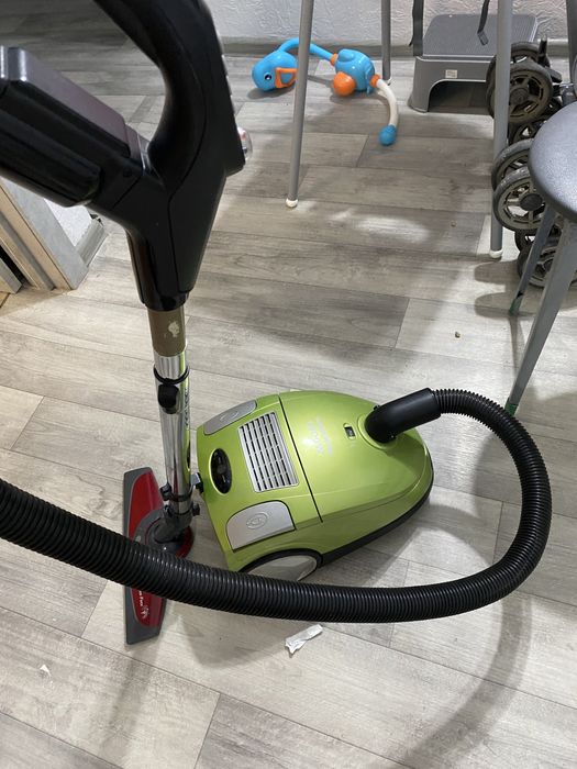 Продам мощный пылесос