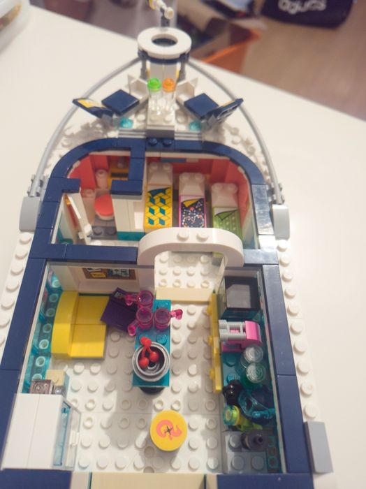 LEGO Friends - Barca pentru misiuni de salvare 41381, 908 piese

 4.90