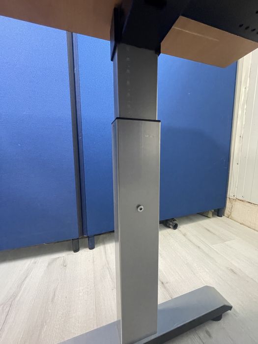 Висок клас! Бюро регулируем внос от германия