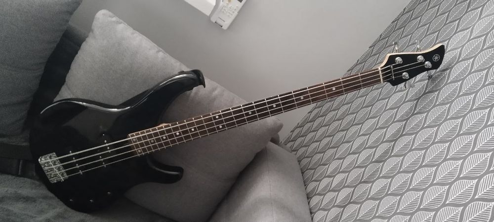 Yamaha бас-гитара TRBX174 BL черный