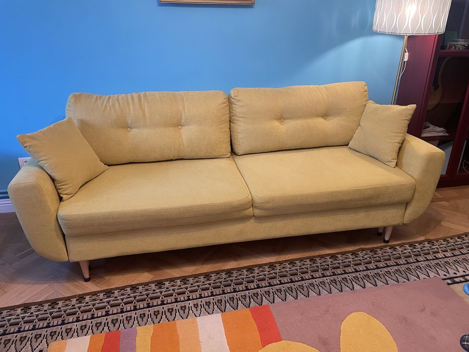Canapea extensibila galbena cu tapiterie plusata