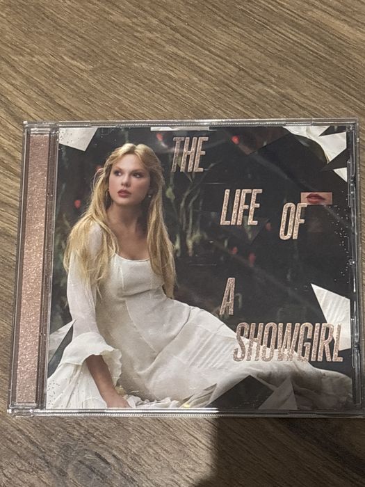 Taylor Swift – The Life of a Showgirl (Limited Edition CD) – 80 лв