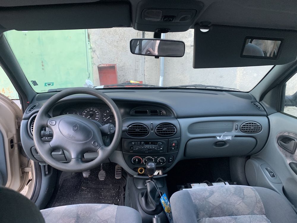 Продвваме на части рено меган класик 1.6и renault megane 1.6i гр. Стара ...