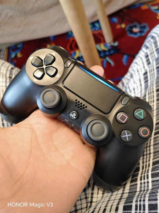Продам Джойстик PS4 Dual Shock V2 (CUH-ZCT2E)