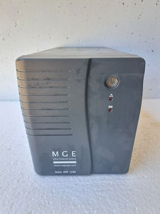 UPS MGE 660W 1250VA