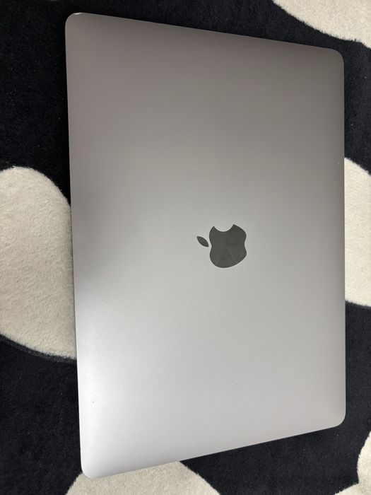 MacBook Pro 2017 | I5 8G | Thunderbolt