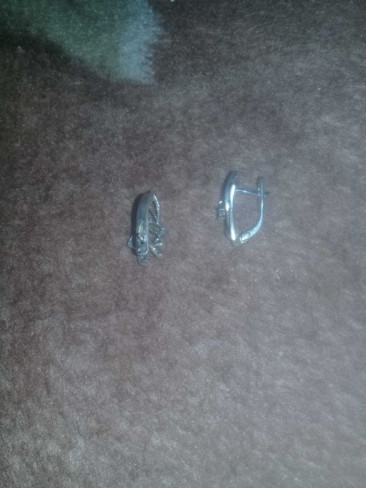 Продаю серебрянные серьги