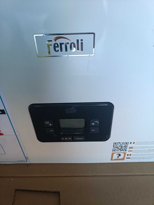 Vând centrală termică gaz ferroli bluehelix prima