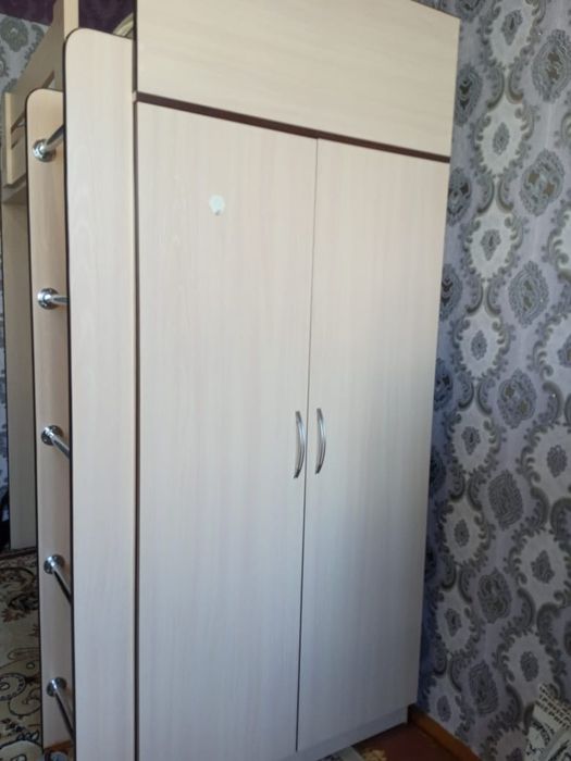 Продам шкаф с полками